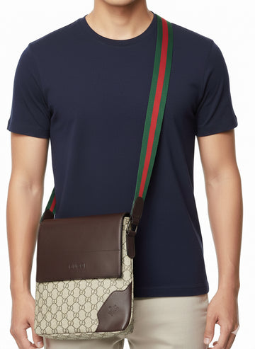 FS44 2023 Gucci GG Supreme Canvas Web-Stripe Messenger Bag