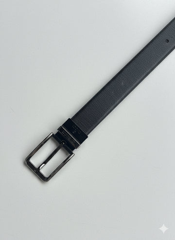 FS44 2040  Gucci Reversible Black Leather Belt with Rectangular Buckle